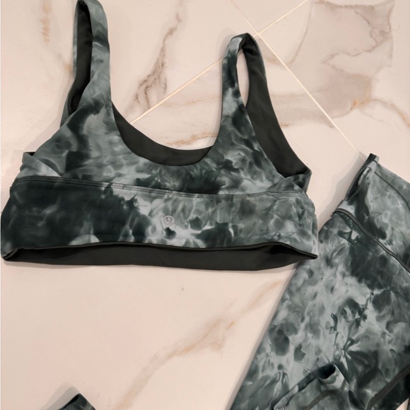 Lululemon Green Tie-Dye Sports Bra and Leggings Set!! - Picture 3 of 5